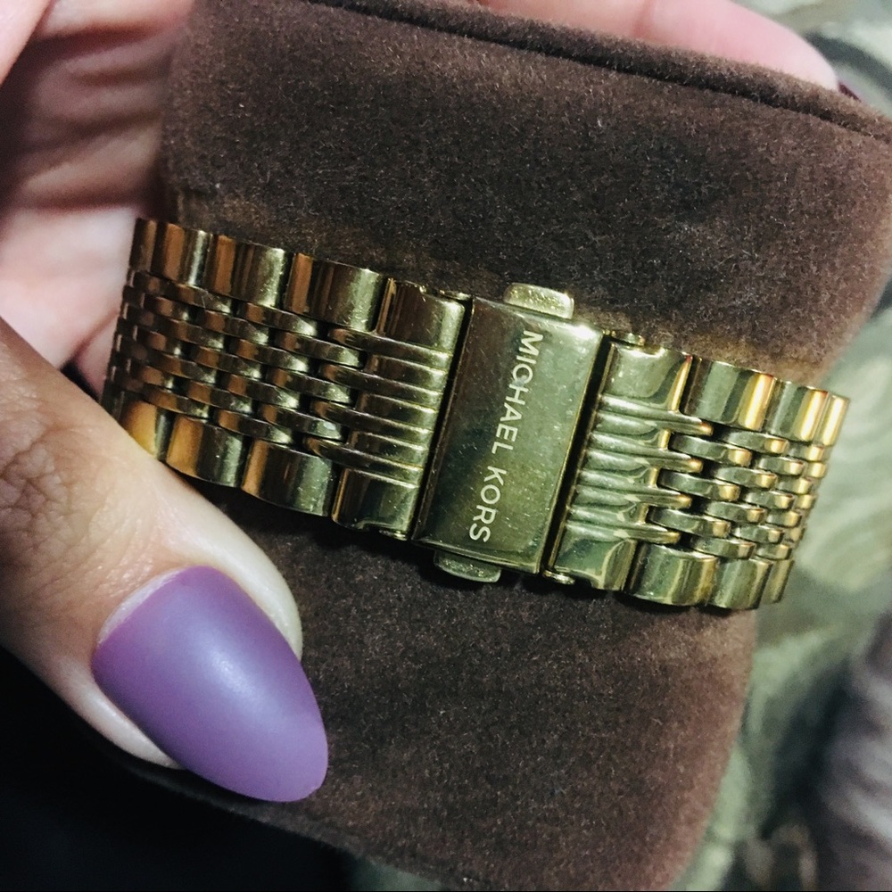 Men’s Michael kors gold tone watch - Picture 3 of 4